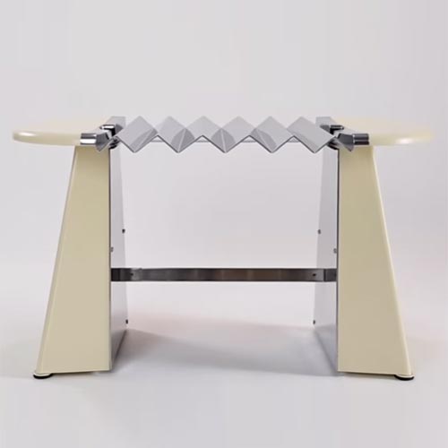 tabouret vitra customisé pour vente aux enchères